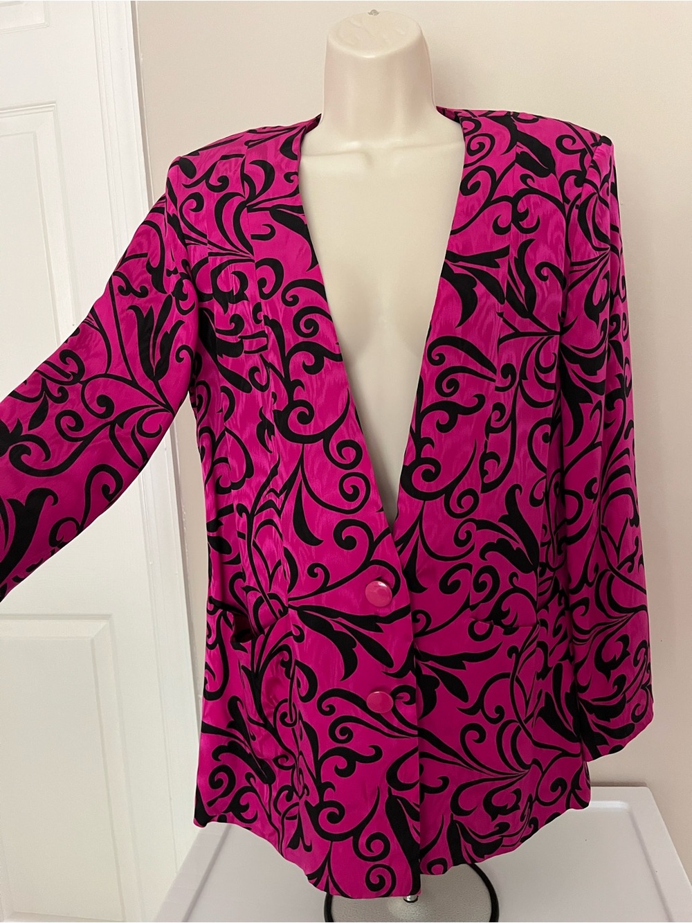 Vintage Women's Fuchsia and Black Patterned Blazer